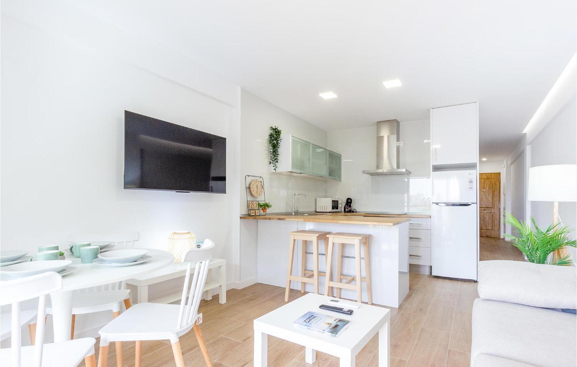 Lovely Apartment In Santa Pola With Kitchen Exterior photo