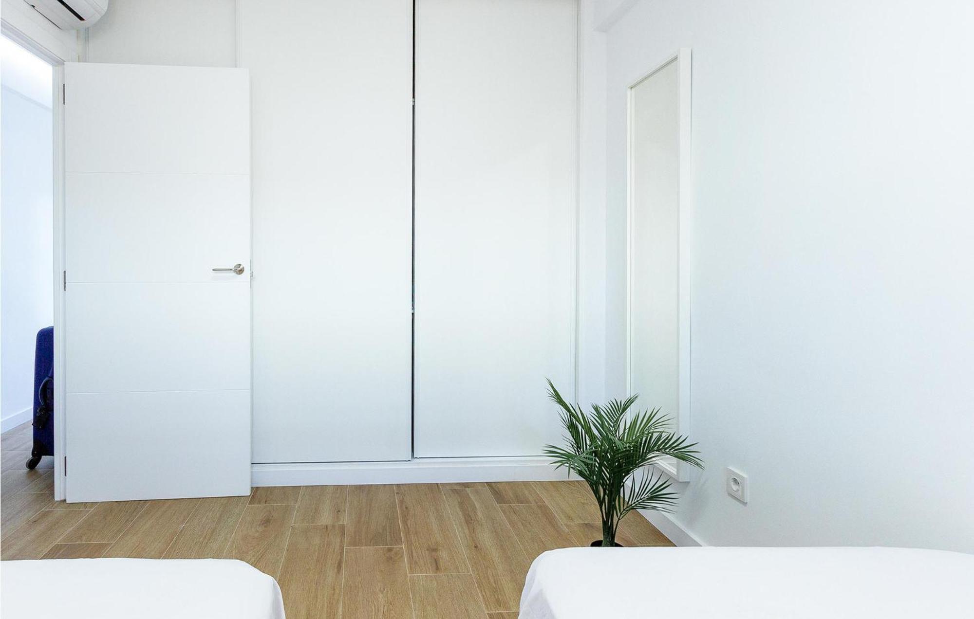 Lovely Apartment In Santa Pola With Kitchen Exterior photo