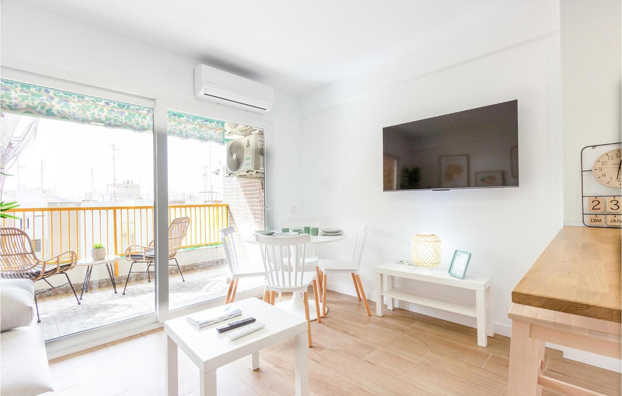 Lovely Apartment In Santa Pola With Kitchen Exterior photo